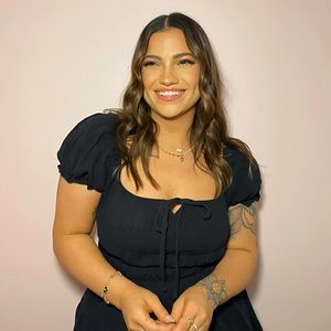 Meet your Posher, Ariana